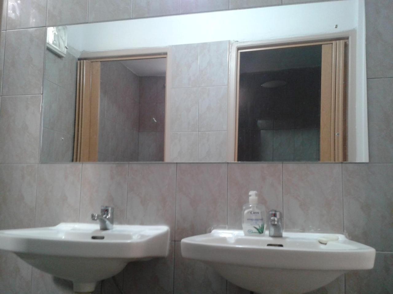Youth Hostel *